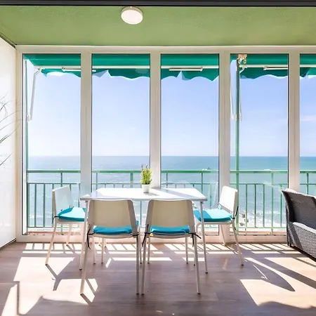 아파트 Olimpo Beachfront And Pool